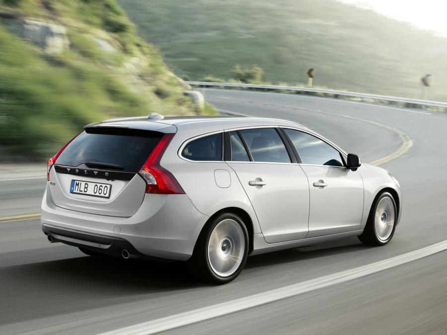 Volvo V60 2010 года  (фото 35 из 55)